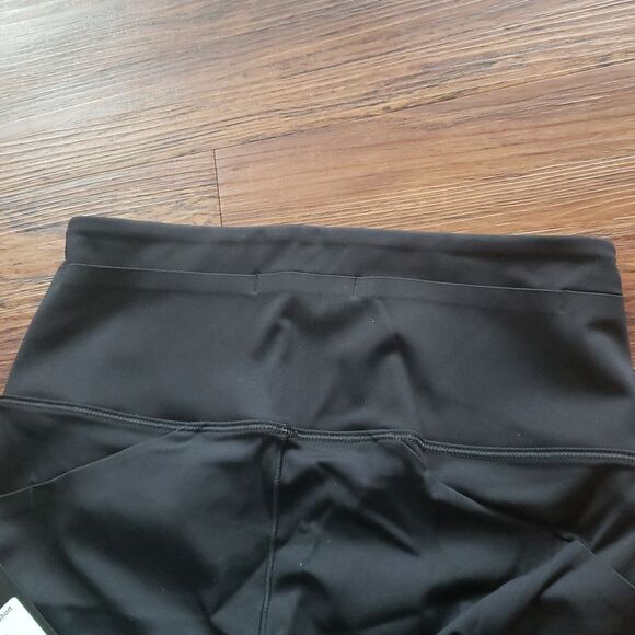 Arcteryx Black Women's Athleisure Trendy Chic Essent High Rise Shorts 8" Size 2 - Picture 6 of 11